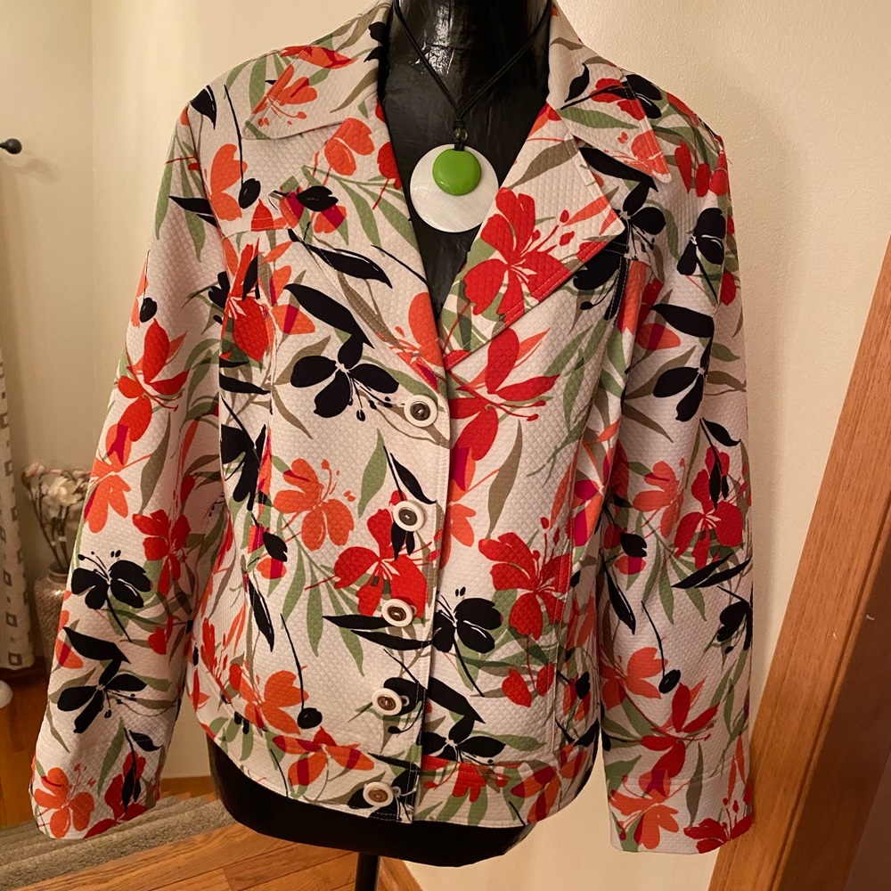 Requirements Women's Size 14 Floral Button Down Jacket
